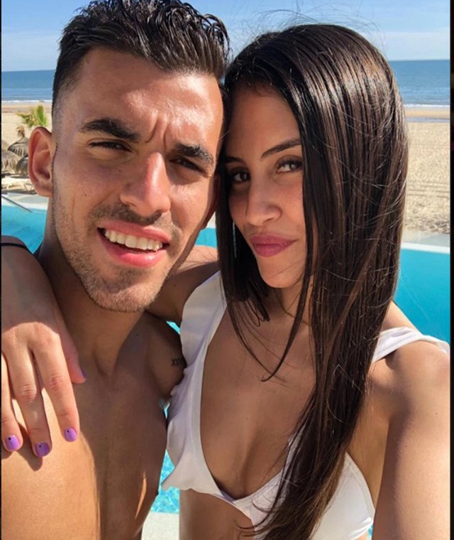 Chiêm ngưỡng 10 nàng WAGs mới “nóng” nhất Premier League ảnh 3