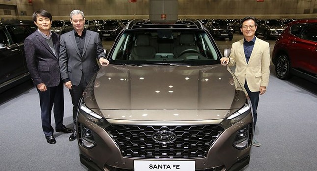 Hyundai Santa Fe 2019 có giá khởi điểm từ hơn 26.000 USD ảnh 1