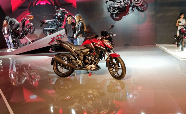 Honda X-Blade 160 có giá 27,5 triệu đồng ở Ấn Độ ảnh 1
