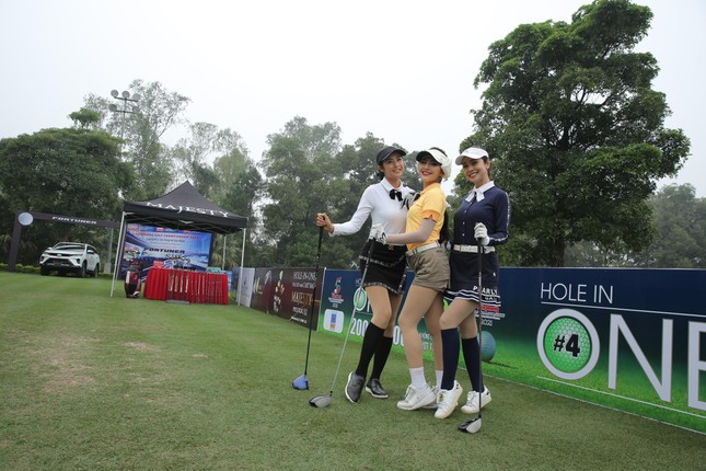 Cận cảnh giải thưởng HIO 'khủng' tại Tiền Phong Golf Champhionship 2021 ảnh 1