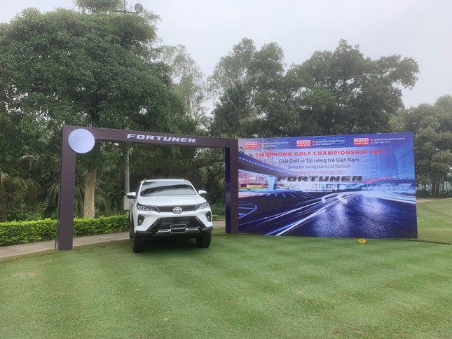 Cận cảnh giải thưởng HIO 'khủng' tại Tiền Phong Golf Champhionship 2021 ảnh 7