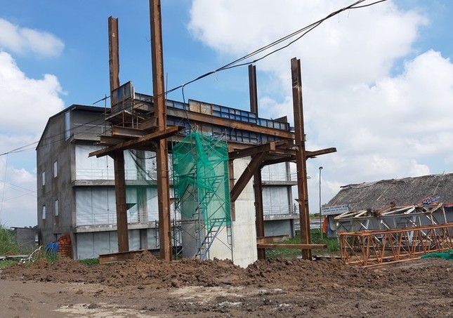 Cán bộ 'tiếp tay' xây nhà lấn chiếm nút giao T3: Đề nghị xử lý dứt điểm ảnh 1