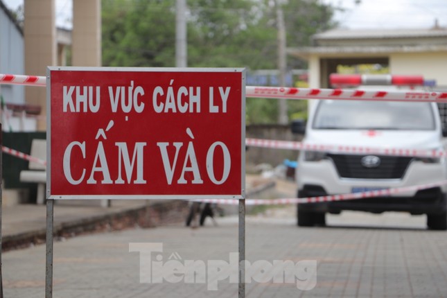 Cận cảnh khu vực phong tỏa, cách ly gần 1.600 người liên quan ca thứ 123 ảnh 10