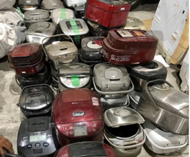 Phát hiện 2 ghe chở hàng điện tử 'vô chủ' trị giá hơn 1,7 tỷ đồng ảnh 2