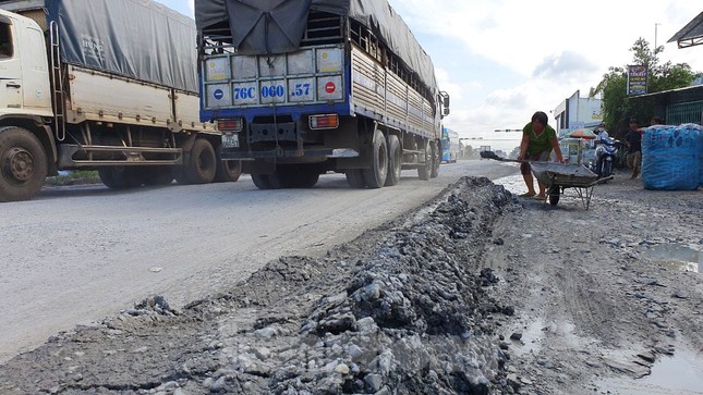 Tuyến tránh Cai Lậy xuất hiện cả ngàn ổ gà, ổ voi ảnh 9