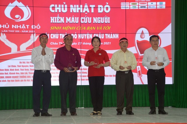 Sôi động Chủ nhật Đỏ lần thứ XIII tại Sóc Trăng ảnh 8