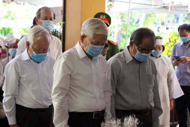 Xúc động dòng sổ tang tưởng nhớ, tiễn biệt nguyên Phó Thủ tướng Trương Vĩnh Trọng ảnh 1