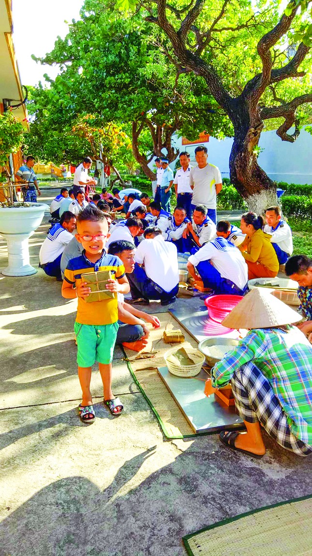 Tôi đón tết ở Trường Sa ảnh 1