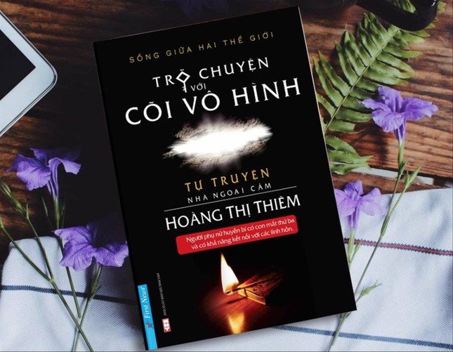 Sách 'Trò chuyện với cõi vô hình': Ồn ào tranh chấp bản quyền ảnh 1