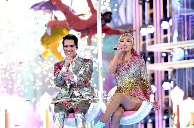 Billboard Music Awards và cuộc thi âm nhạc Eurovision 2020 hoãn vô thời hạn ảnh 2