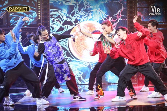 Pha chuyển nhượng thú vị tại “Rap Việt“: Karik tung nón vàng cứu Ricky Star của team Binz ảnh 1