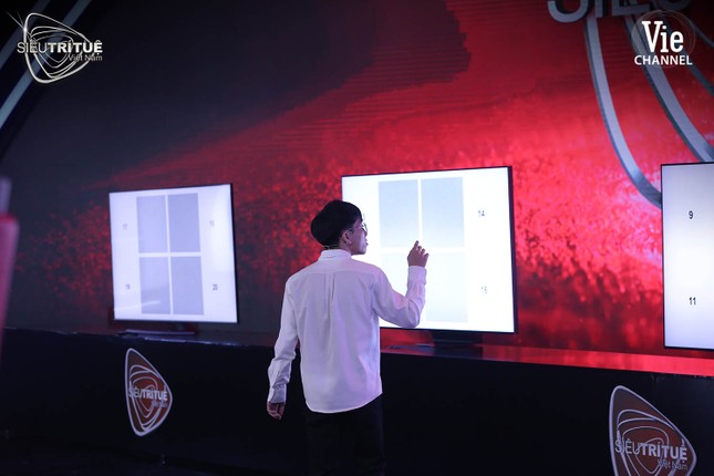 Siêu Trí Tuệ Việt Nam: Nghẹt thở theo dõi họa sĩ 3D định vị 28 triệu điểm ảnh bằng mắt ảnh 3