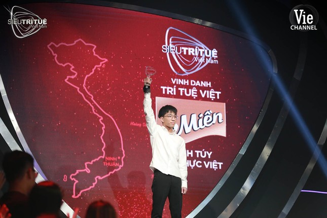 Siêu Trí Tuệ Việt Nam: Nghẹt thở theo dõi họa sĩ 3D định vị 28 triệu điểm ảnh bằng mắt ảnh 6