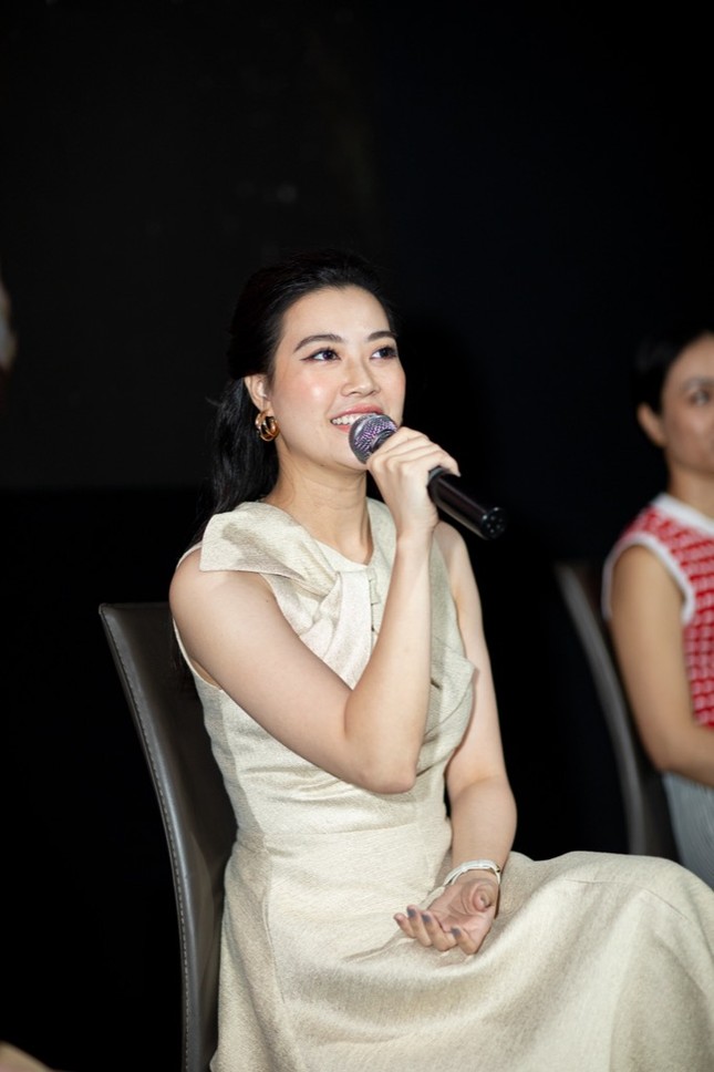 Kyo York tiết lộ “cảm nắng” bạn diễn Linh Chi khi quay phim truyền hình “Cây nước mắt“ ảnh 2