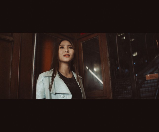 Lâu lắm mới trở lại, Hương Tràm tung hẳn 2 MV để gửi gắm nỗi nhớ xa quê hương ảnh 6