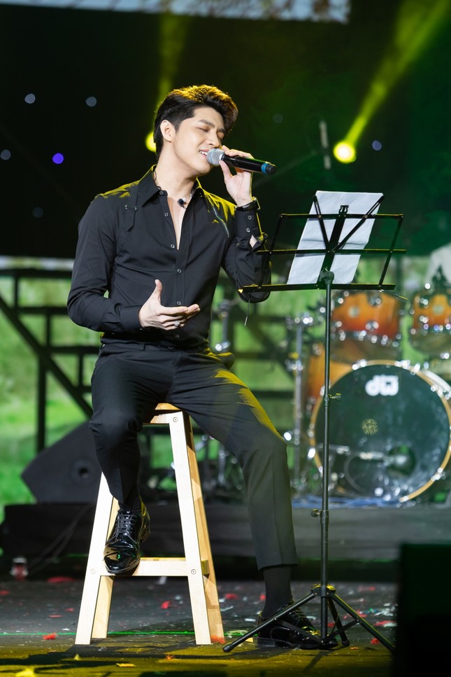 Noo Phước Thịnh thể hiện loạt hit đình đám của năm 2020 đỉnh cao, sâu lắng tại “V Heartbeat“ ảnh 14