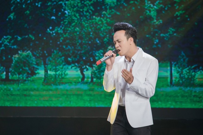 Tái xuất với “Gương Mặt Thân Quen”: Hòa Minzy chứng minh có thể “cân” hết mọi dòng nhạc ảnh 2