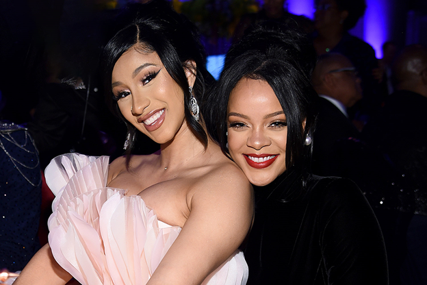 Sau khi bị chê “phản cảm”, Cardi B tuyên bố muốn được giống như thần tượng Rihanna ảnh 2