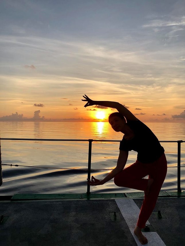 Độc đáo những buổi tập yoga giữa biển trời Trường Sa ảnh 5