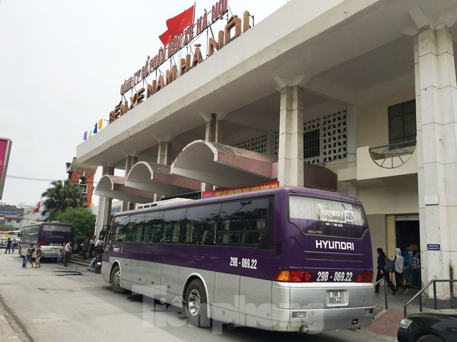 Lo bến lại 'vỡ trận' với đề xuất cho xe khách chạy xuyên tâm Hà Nội ảnh 1
