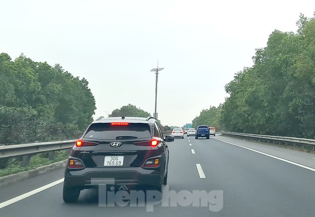 Người dân ùn ùn trở lại Thủ đô sau Tết, cao tốc Pháp Vân tăng nhiệt ảnh 6
