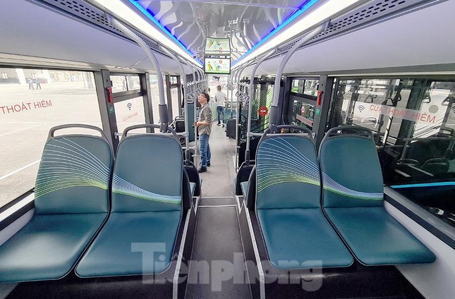 Vận hành tuyến xe buýt điện đầu tiên của Việt Nam ảnh 3