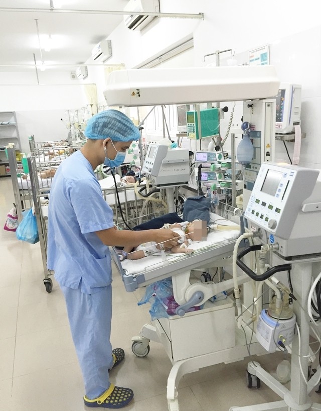 Chuyến xe cấp cứu liên tỉnh và sự sống thần kỳ cho bé gái mắc tim nặng ảnh 1