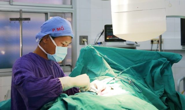 Quý ông cẩn thận bệnh hiểm khi có dấu hiệu này ở 'hòn bi' ảnh 1