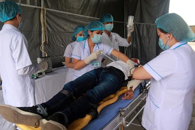 Cách cấp cứu người bị ngã từ trên cao xuống để nạn nhân khỏi liệt ảnh 1