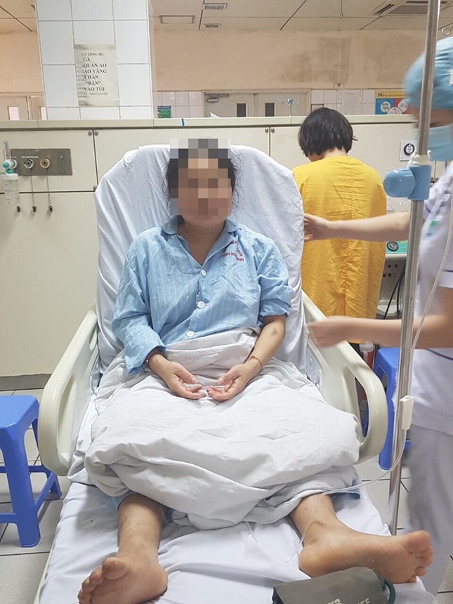 Cứu nữ nông dân mang bệnh truyền nhiễm chết người lây từ... đất ảnh 1