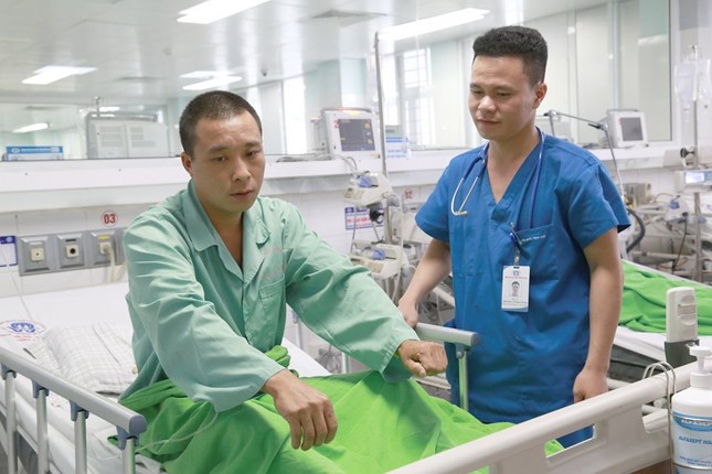 Nam thanh niên Phú Thọ nguy kịch vì rắn cạp nia cắn vào tai khi đang ngủ ảnh 1
