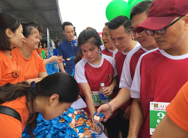 Giải chạy Marathon gây quỹ từ thiện của Đoàn Thanh niên Agribank ảnh 15