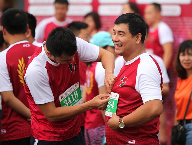 Giải chạy Marathon gây quỹ từ thiện của Đoàn Thanh niên Agribank ảnh 4