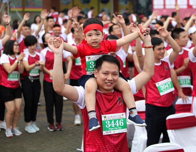 Giải chạy Marathon gây quỹ từ thiện của Đoàn Thanh niên Agribank ảnh 5