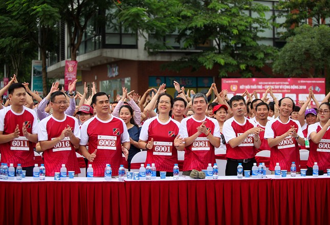 Giải chạy Marathon gây quỹ từ thiện của Đoàn Thanh niên Agribank ảnh 6