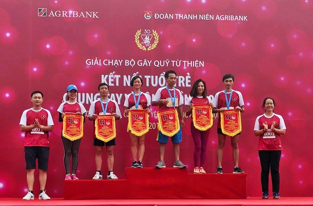 Giải chạy Marathon gây quỹ từ thiện của Đoàn Thanh niên Agribank ảnh 16