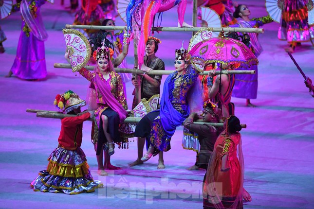 SEA Games 30 chính thức bắt đầu sau lễ khai mạc lung linh sắc màu ảnh 3
