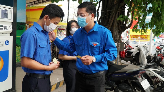  ‘Lít xăng xanh’ hỗ trợ ĐVTN Huế tham gia phòng, chống COVID-19 ảnh 4