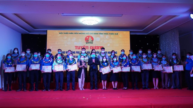 Tuyên dương giáo viên tổng phụ trách Đội tiêu biểu tỉnh TT-Huế năm 2021 ảnh 1