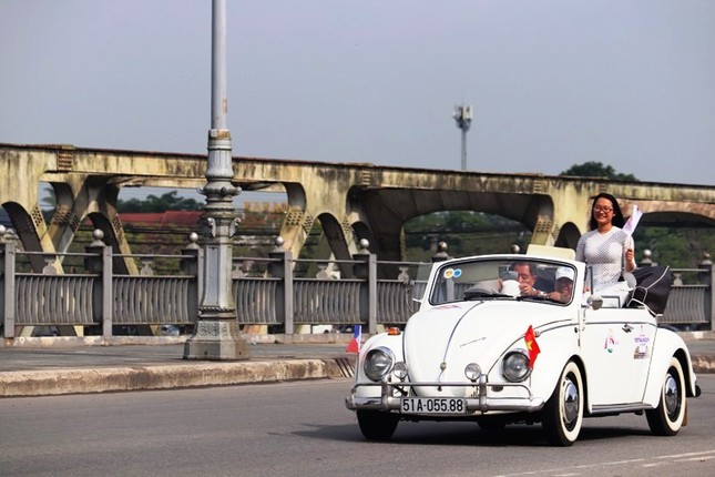 Mãn nhãn ngắm dàn siêu xe Volkswagen đổ bộ Cố đô Huế ảnh 11