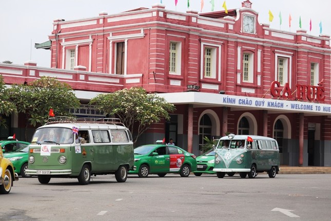 Mãn nhãn ngắm dàn siêu xe Volkswagen đổ bộ Cố đô Huế ảnh 7
