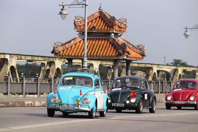 Mãn nhãn ngắm dàn siêu xe Volkswagen đổ bộ Cố đô Huế ảnh 13