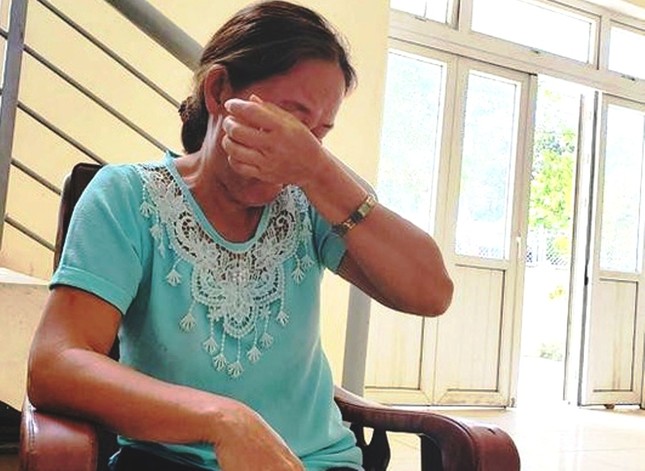 Vợ không dám về sau khi bị chồng xích vào cột nhà, doạ giết ảnh 1