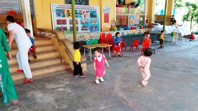 Tận thấy nơi cô giáo “kể khổ” với Chủ tịch tỉnh việc học dưới gầm cầu thang ảnh 4