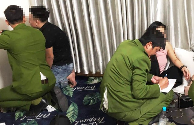 Đột kích nhà nghỉ, phát hiện quả tang 24 nam nữ thanh niên ‘phê’ ma túy ảnh 2