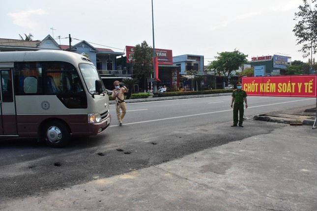Huế ‘kích hoạt’ 5 chốt kiểm soát y tế phòng Covid-19 ảnh 1
