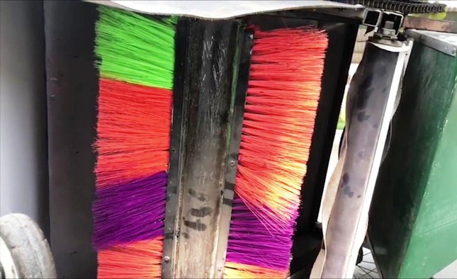 Độc đáo xe gom rác mini tự chế giá thành dưới 1 triệu đồng của thầy giáo trường làng ảnh 4