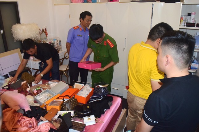 Cử nhân công nghệ thông tin ‘vẽ chiêu’ lừa hơn 300 người qua mạng ảnh 2