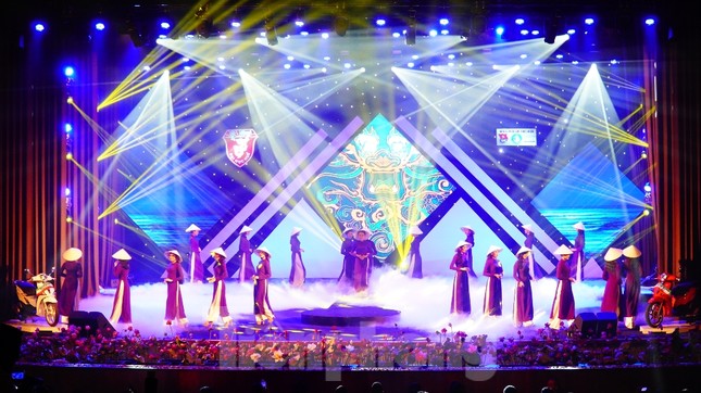 Nữ sinh viên Đại học Ngoại ngữ Huế đoạt Quán quân ‘Hoa khôi Đại học Huế 2020’ ảnh 2