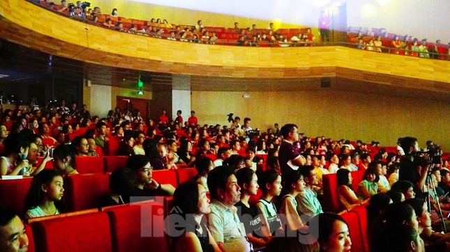 Nữ sinh viên Đại học Ngoại ngữ Huế đoạt Quán quân ‘Hoa khôi Đại học Huế 2020’ ảnh 22